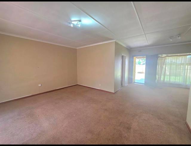 4 BEDROOM HOUSE FOR SALE IN ELSPARK